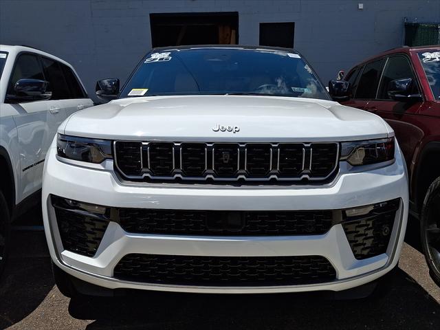 2026 Jeep Grand Cherokee Summit 4x4