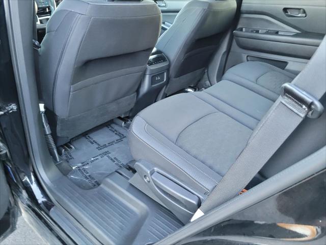 2024 Nissan Pathfinder SV 4WD
