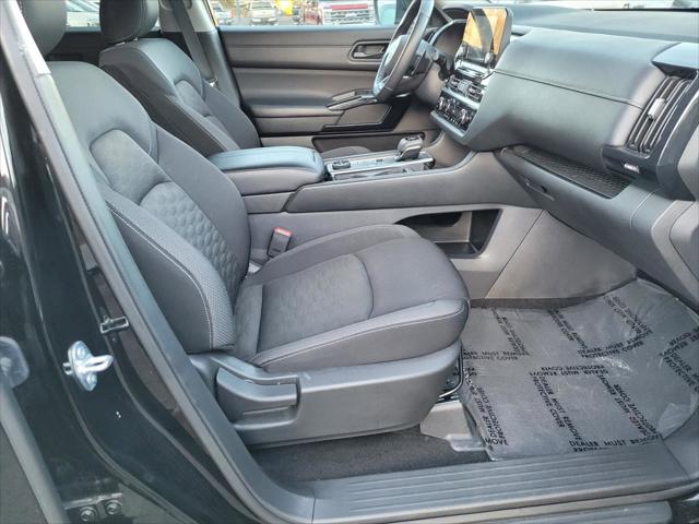 2024 Nissan Pathfinder SV 4WD