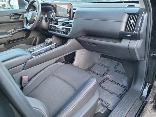 2024 Nissan Pathfinder SV 4WD