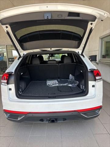 2026 Volkswagen Atlas Cross Sport SE with Technology