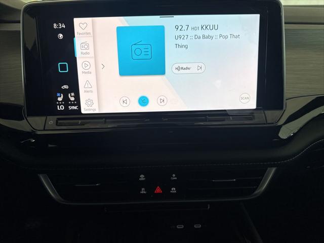 2026 Volkswagen Atlas Cross Sport SE with Technology