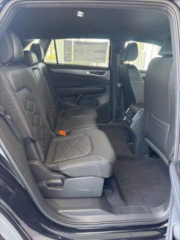 2026 Volkswagen Atlas Cross Sport SE with Technology
