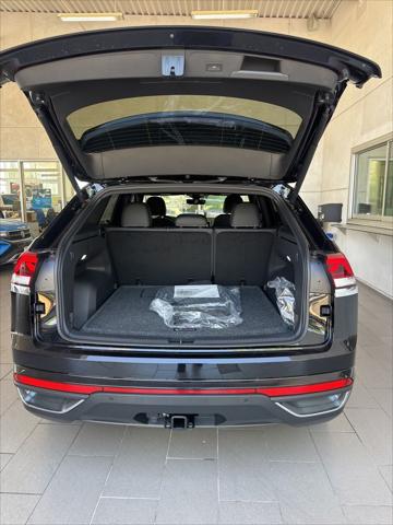 2026 Volkswagen Atlas Cross Sport SE with Technology