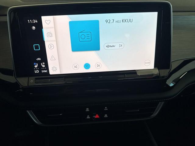 2026 Volkswagen Atlas Cross Sport SE with Technology