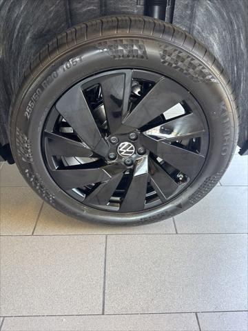 2026 Volkswagen Atlas Cross Sport SE with Technology