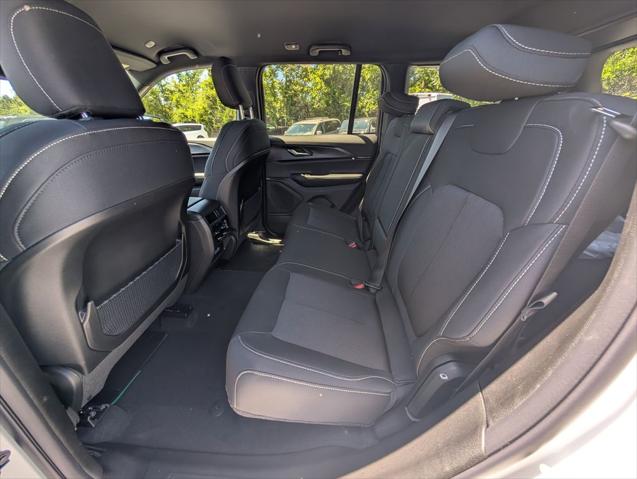 2026 Jeep Grand Cherokee Laredo 4x4