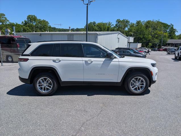 2026 Jeep Grand Cherokee Laredo 4x4