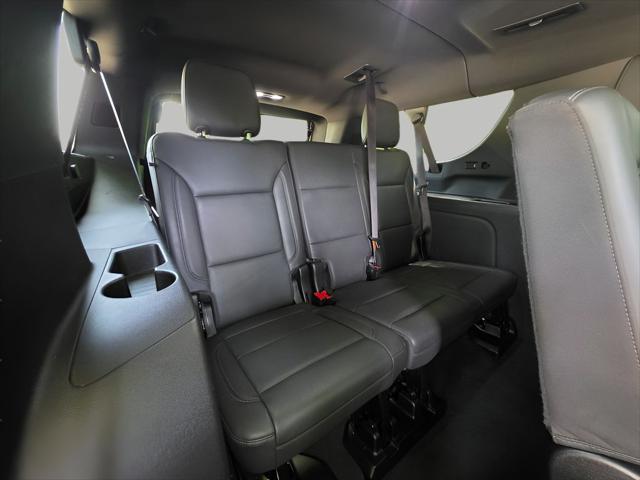 2024 Chevrolet Suburban 4WD LT