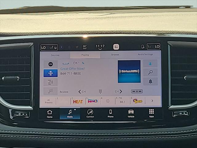 2027 Chrysler Pacifica Select