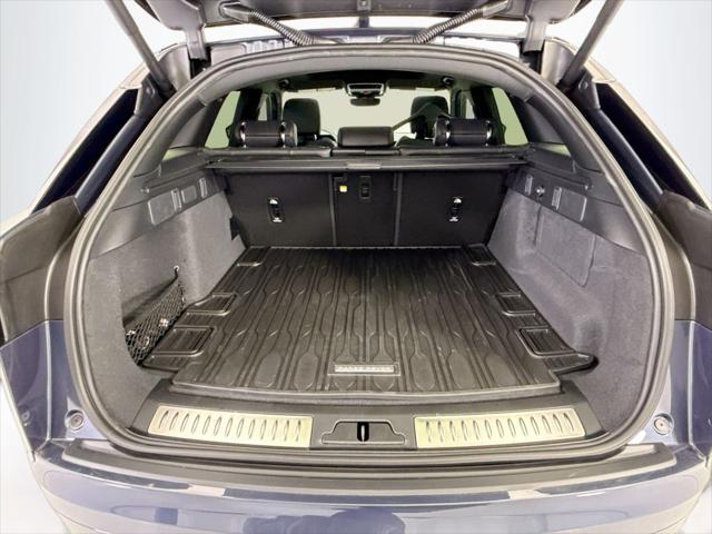 2026 Land Rover Range Rover Velar P250 Dynamic SE