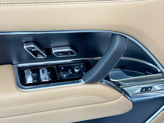 2026 Land Rover Range Rover P530 SE 7 Seat
