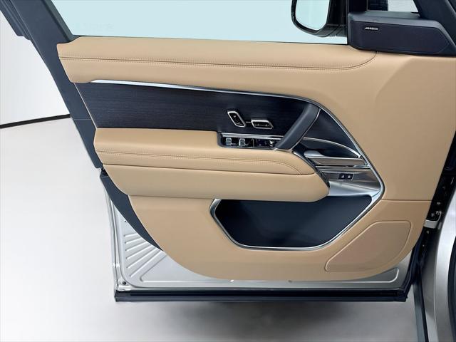 2026 Land Rover Range Rover P530 SE 7 Seat