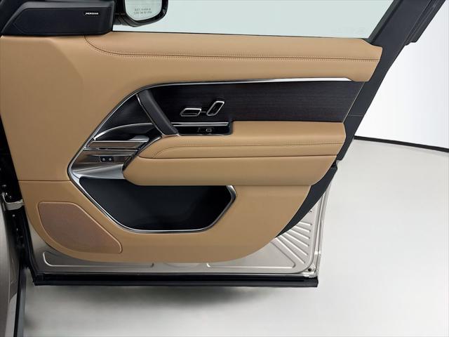 2026 Land Rover Range Rover P530 SE 7 Seat