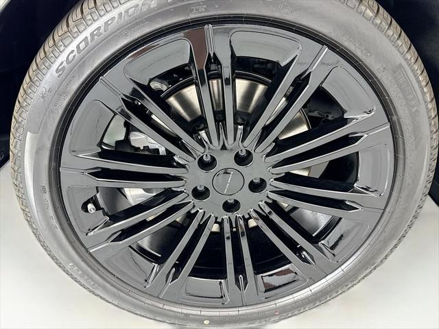 2026 Land Rover Range Rover P530 SE 7 Seat