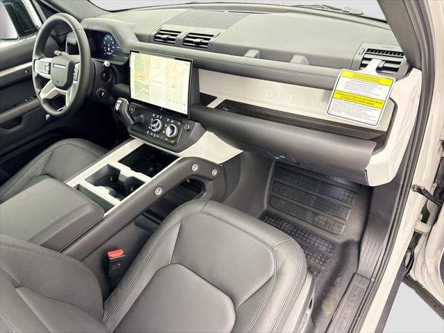2026 Land Rover Defender P400 X-Dynamic SE