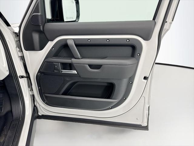 2026 Land Rover Defender P400 X-Dynamic SE