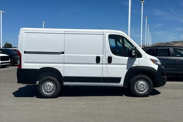 2026 Ram ProMaster Cargo Van Tradesman Low Roof 118 WB w/Pass Seat