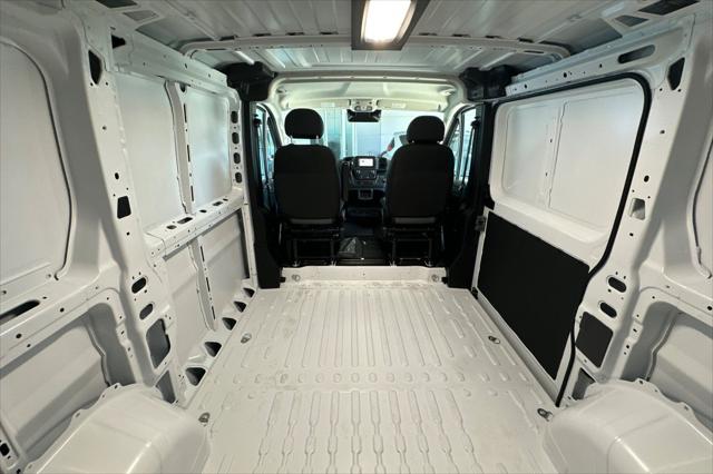 2026 Ram ProMaster Cargo Van Tradesman Low Roof 118 WB w/Pass Seat