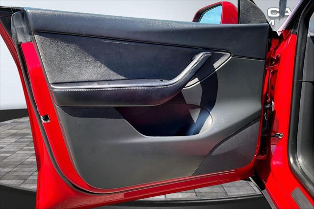 2022 Tesla Model Y Long Range Dual Motor All-Wheel Drive