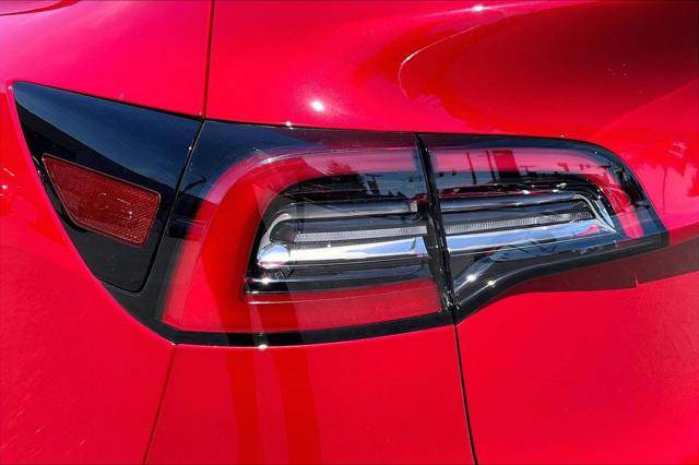 2022 Tesla Model Y Long Range Dual Motor All-Wheel Drive