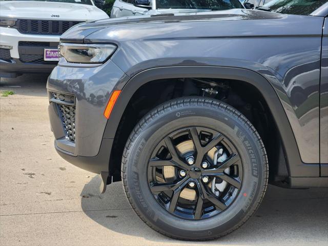 2026 Jeep Grand Cherokee Altitude 4x2
