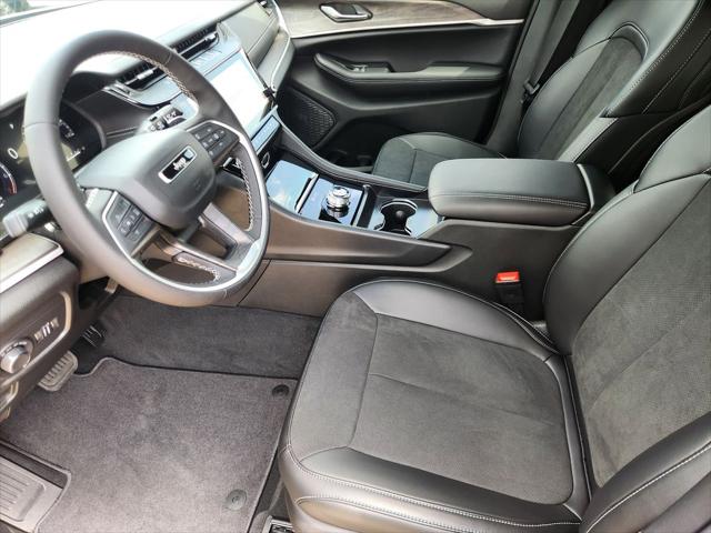2026 Jeep Grand Cherokee Altitude 4x2