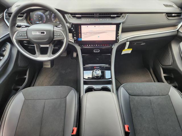 2026 Jeep Grand Cherokee Altitude 4x2