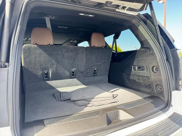 2022 Chevrolet Suburban 4WD High Country