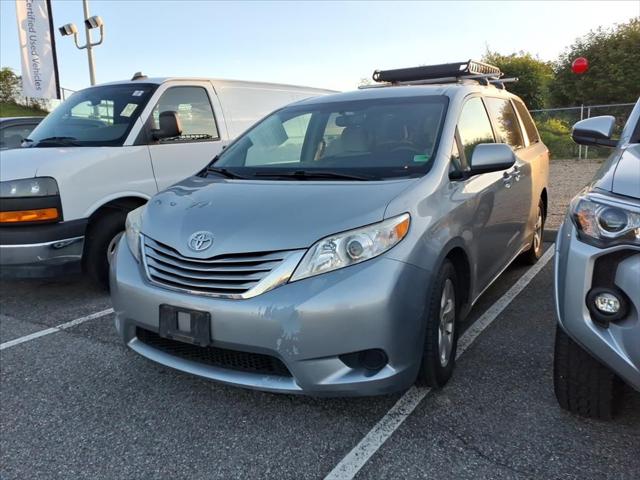 2017 Toyota Sienna LE 8 Passenger