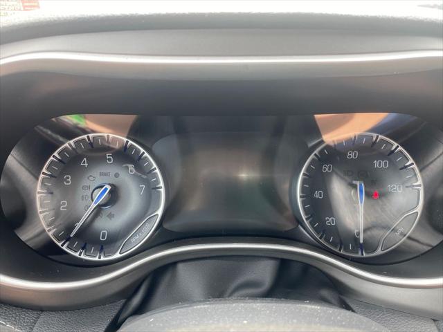 2027 Chrysler Pacifica Select