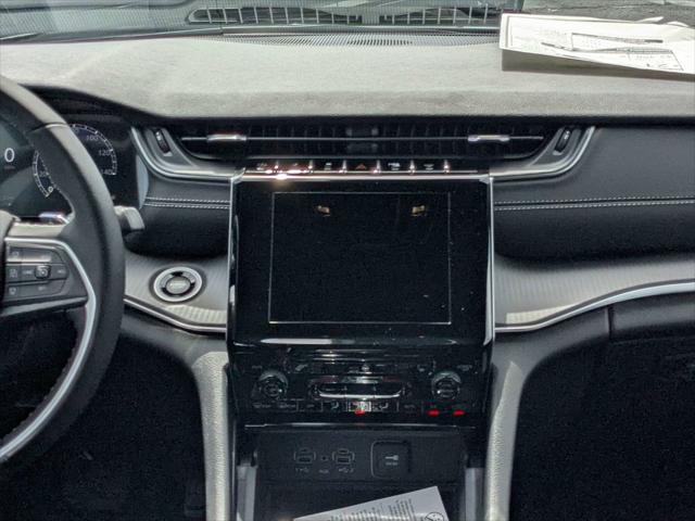 2026 Jeep Grand Cherokee L Altitude 4x2