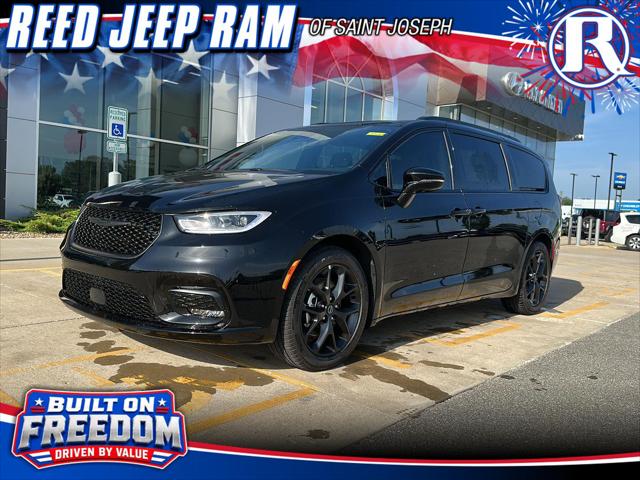 2026 Chrysler Pacifica Limited for sale in Saint Joseph, MO