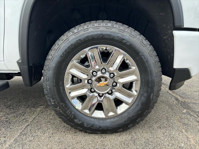 2026 Chevrolet Silverado 3500HD Crew Cab, Standard Bed, High Country, 4WD