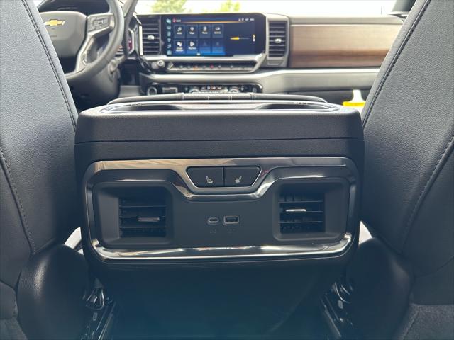 2026 Chevrolet Silverado 3500HD Crew Cab, Standard Bed, High Country, 4WD
