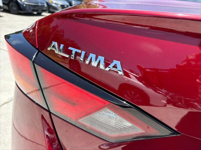 2022 Nissan Altima SR FWD