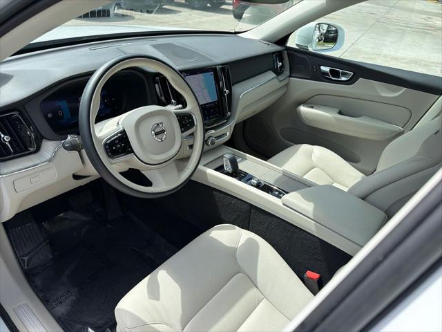 2023 Volvo XC60 B5 Plus Bright Theme