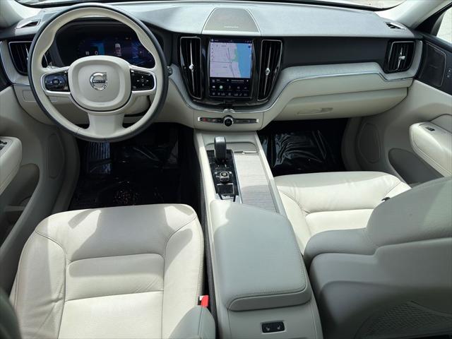 2023 Volvo XC60 B5 Plus Bright Theme