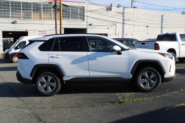 2022 Toyota RAV4 Hybrid LE