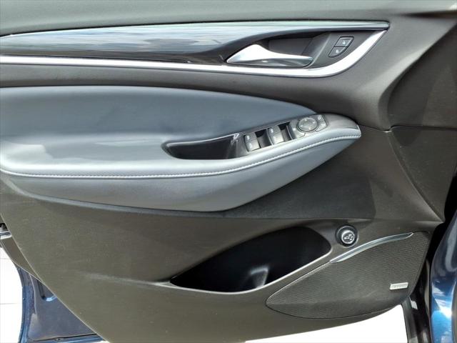 2022 Buick Enclave AWD Essence