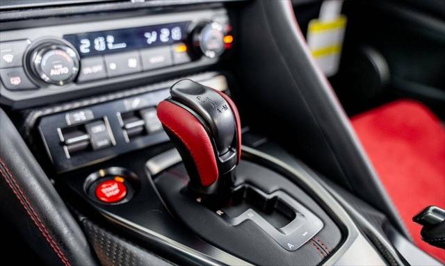 2023 Nissan GT-R NISMO Dual-clutch 6-Speed Transmission