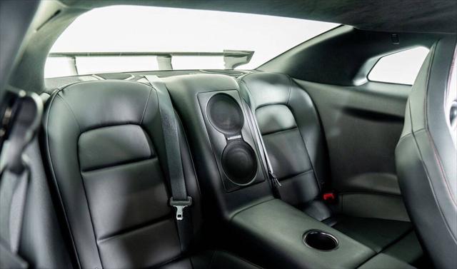 2023 Nissan GT-R NISMO Dual-clutch 6-Speed Transmission