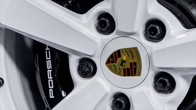 2024 Porsche 911 Dakar