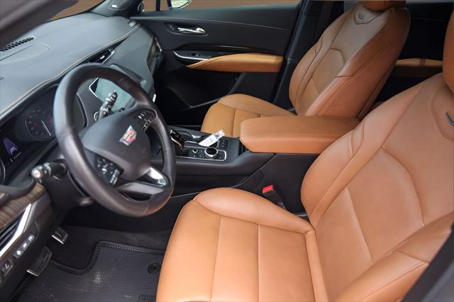 2023 Cadillac XT4 FWD Sport