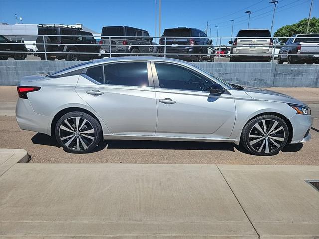 2022 Nissan Altima SR Intelligent AWD