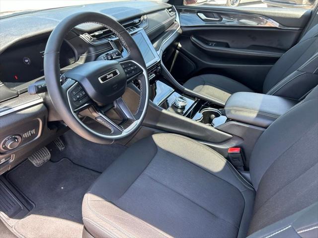2023 Jeep Grand Cherokee Laredo 4x4