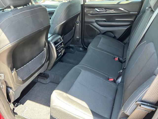 2023 Jeep Grand Cherokee Laredo 4x4