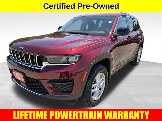 2023 Jeep Grand Cherokee Laredo 4x4 for sale in Burlington, WI