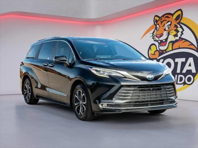 2025 Toyota Sienna Platinum