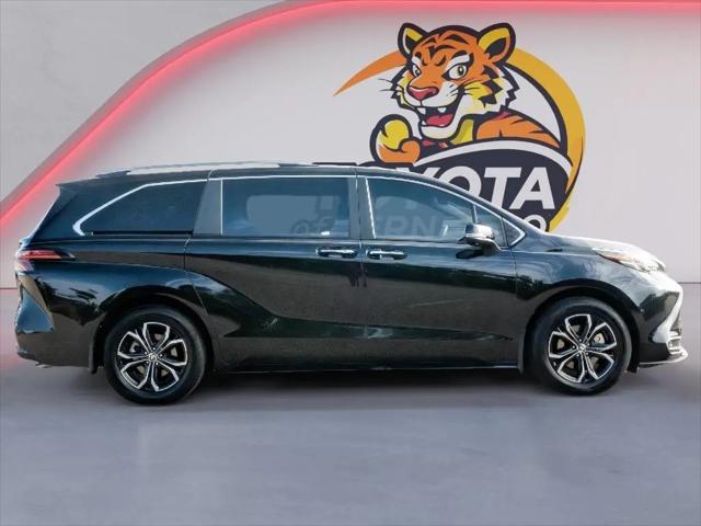 2025 Toyota Sienna Platinum